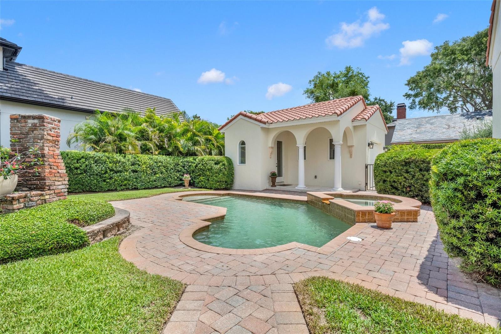 MORSELAND GARDENS - Residential