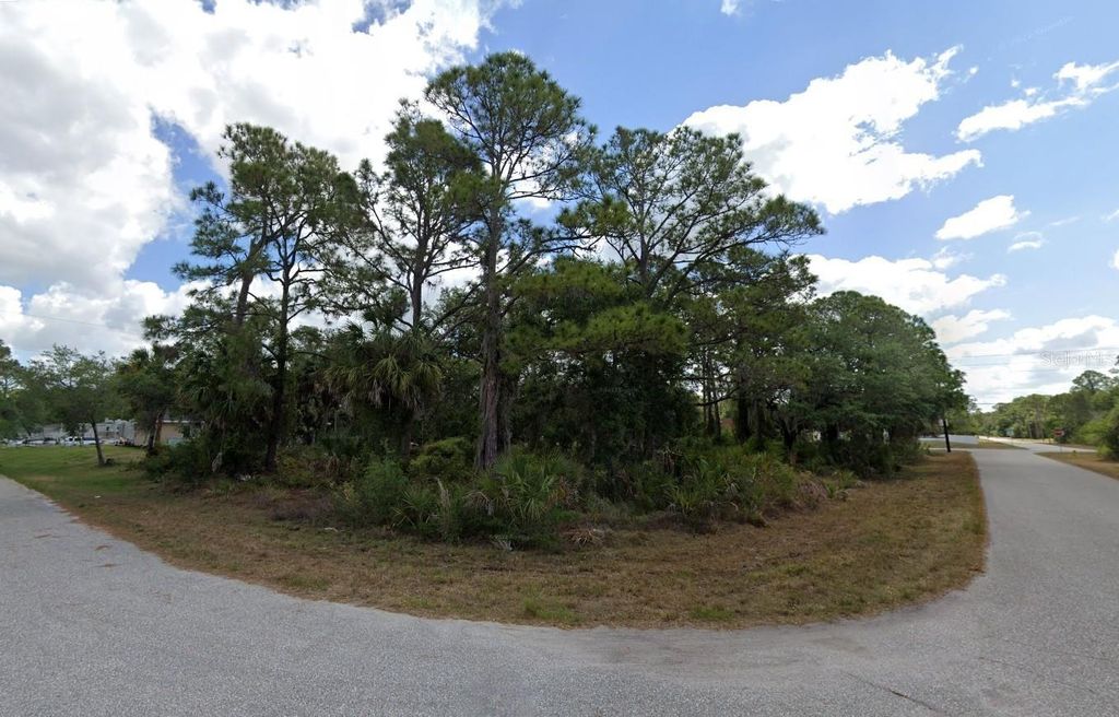 Photo of 17508 York Avenue, Port Charlotte, FL 33948 (MLS # C7509019)