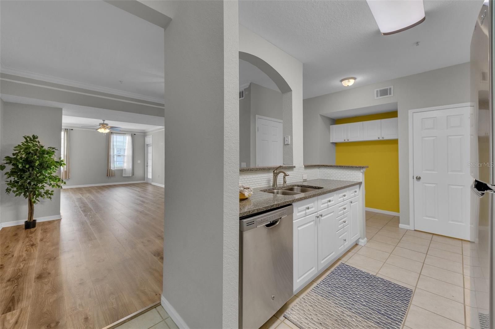 193 LONGVIEW AVENUE 104