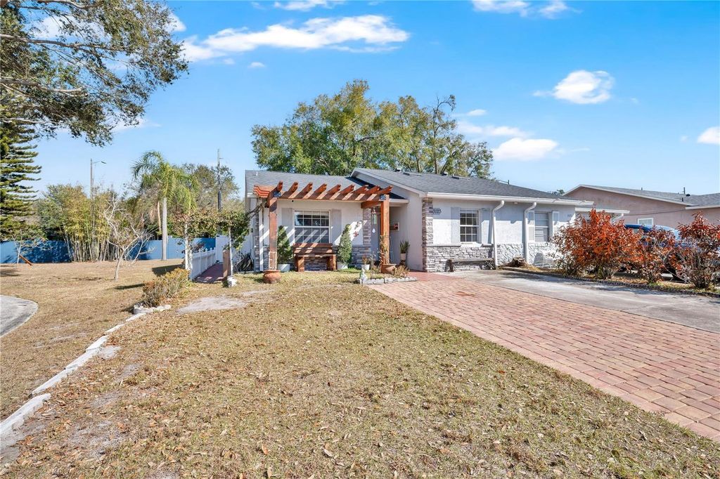 Photo of 3123 Graceland Court, Orlando, FL 32812 (MLS # O6382150)