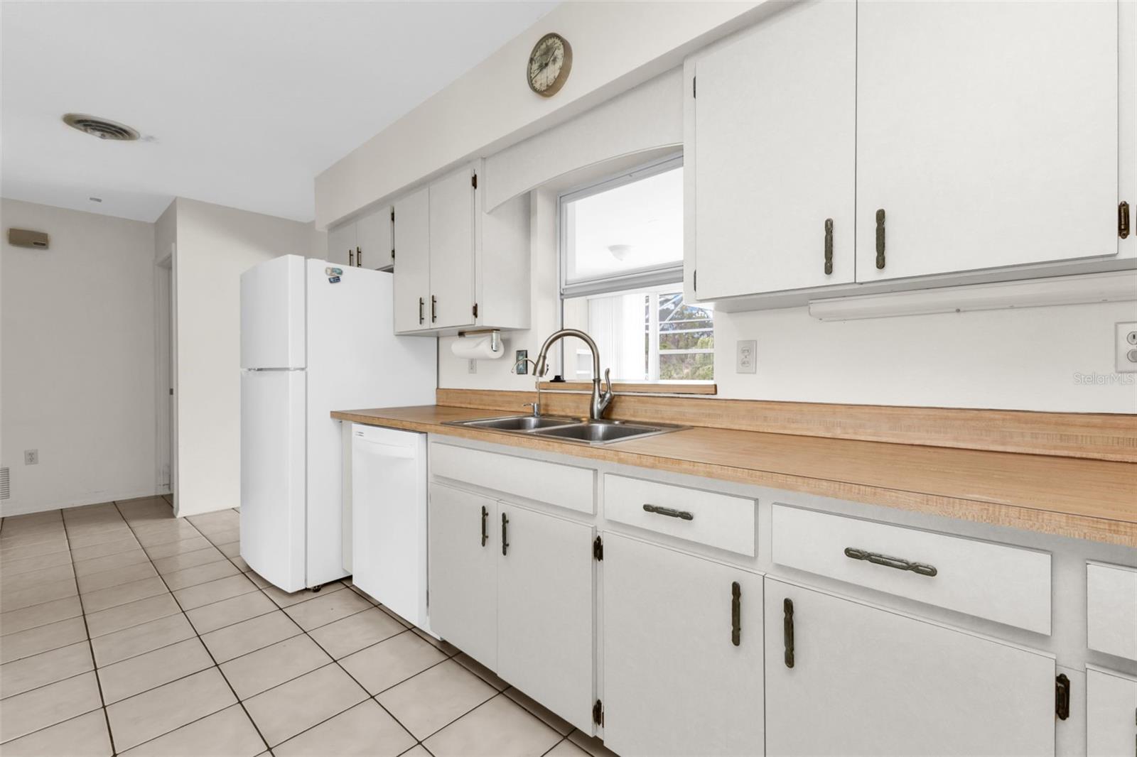 BAY VISTA BLVD - Residential