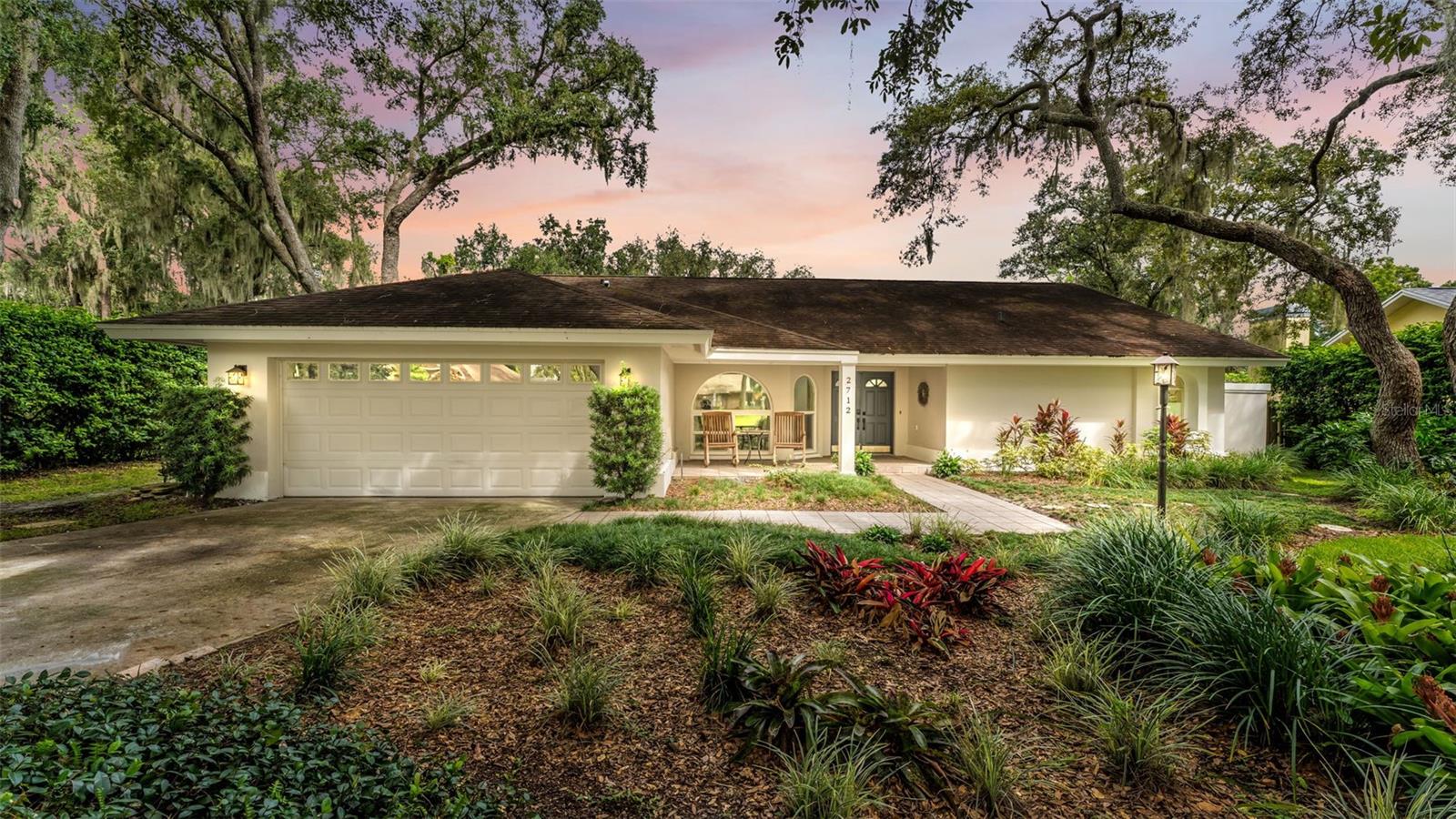 2712 LAUREL OAK DRIVE