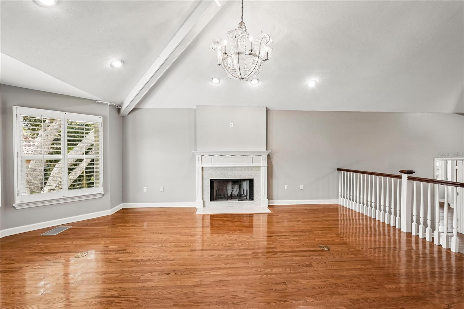 1675 LANDINGS LANE