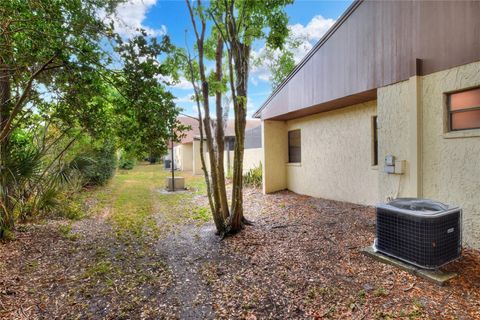 A home in LAKELAND