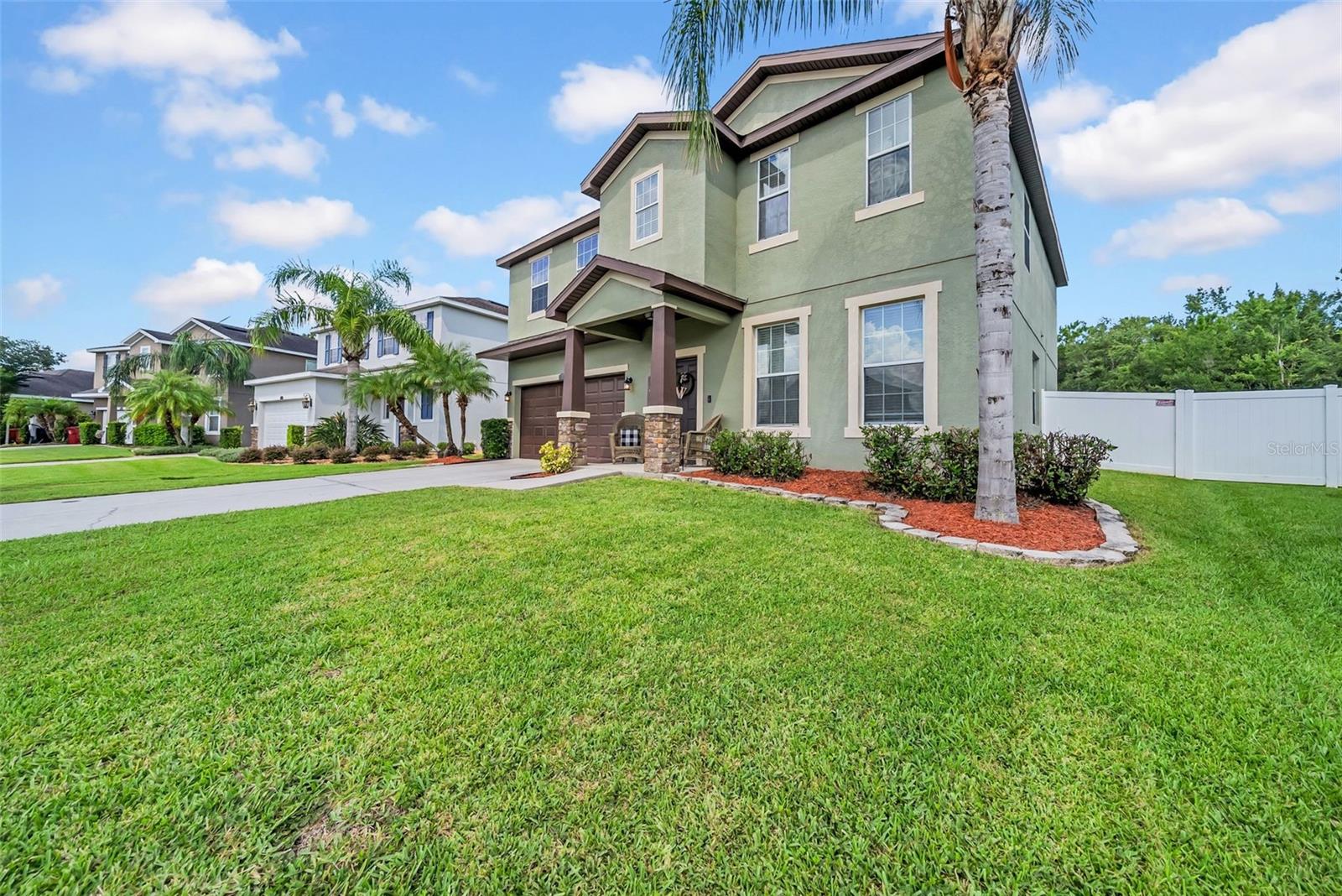 2605 HOLLY BLUFF COURT