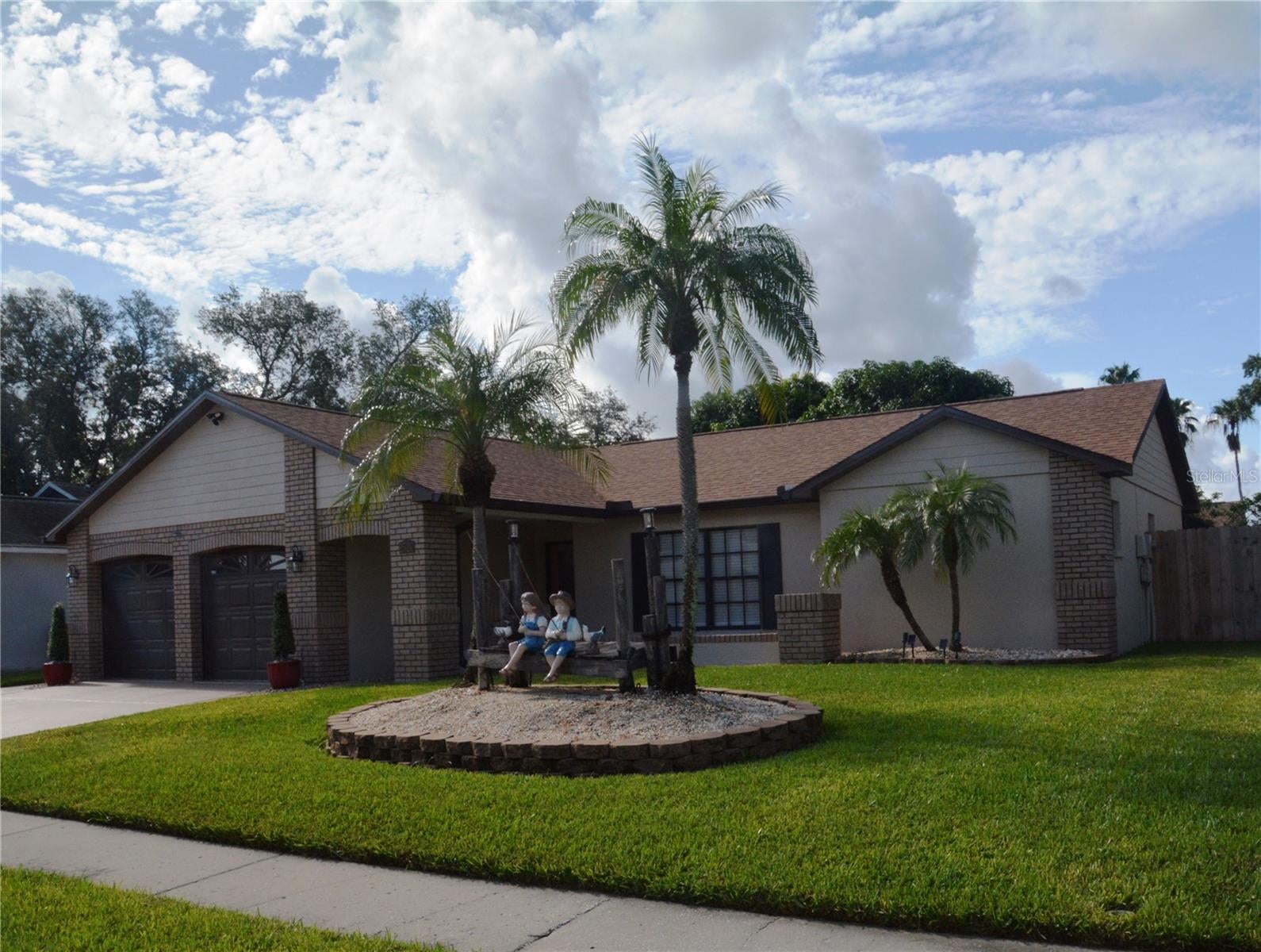 2526 FIELDCREST COURT