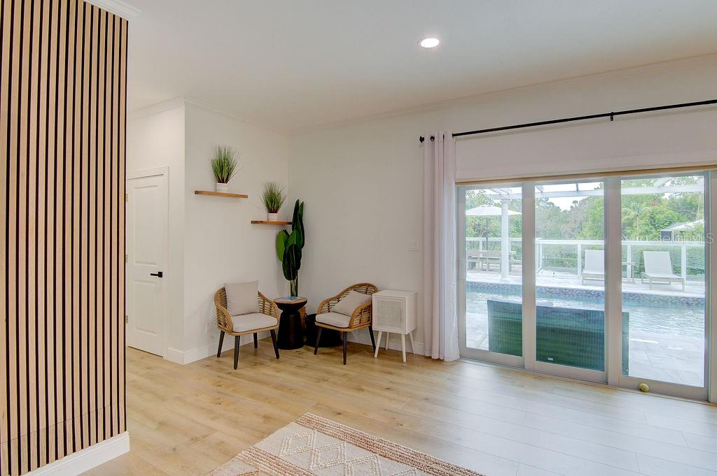 CURRINS LAKEVIEW SUB - Residential Lease