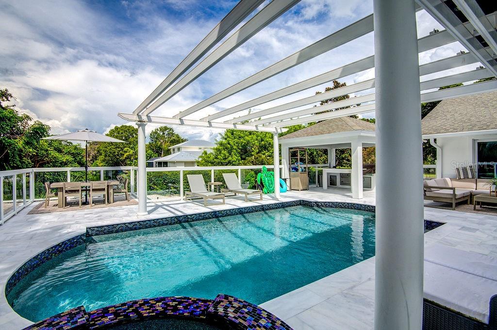 CURRINS LAKEVIEW SUB - Residential Lease