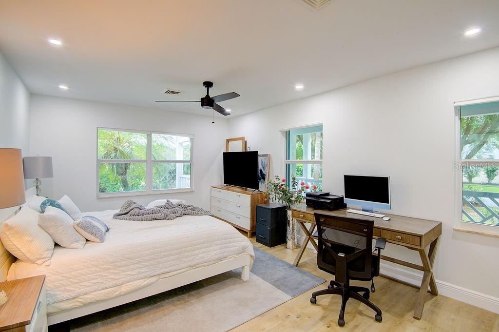 CURRINS LAKEVIEW SUB - Residential Lease