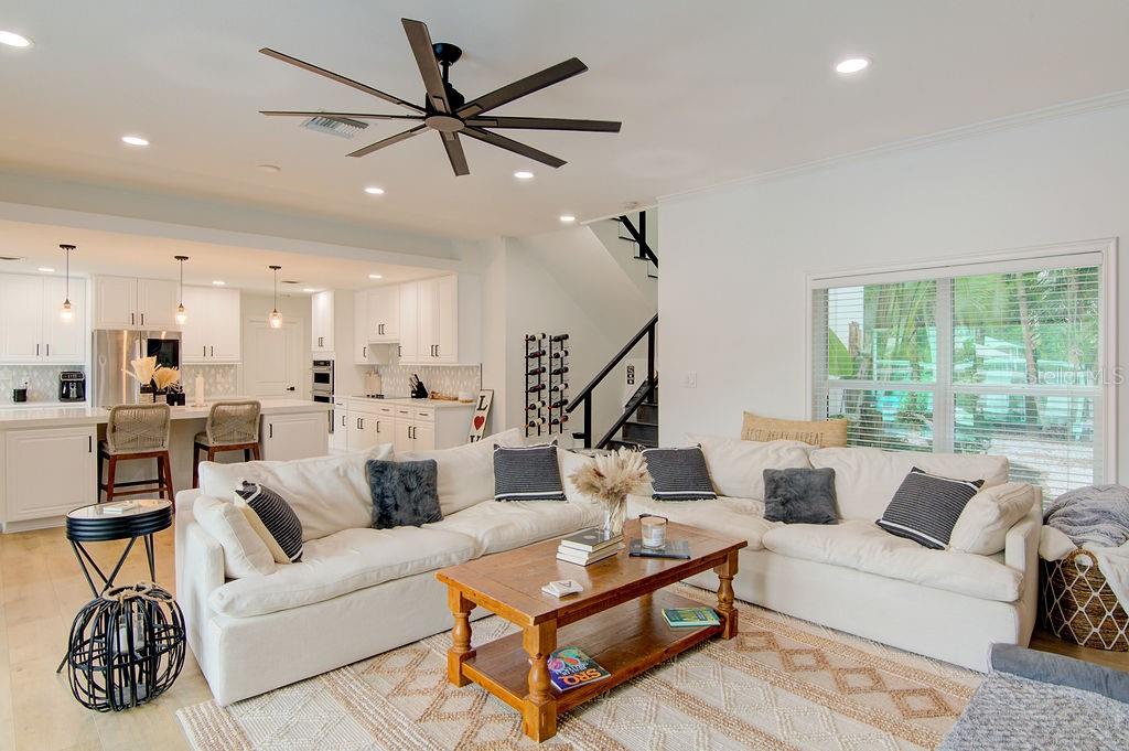 CURRINS LAKEVIEW SUB - Residential Lease