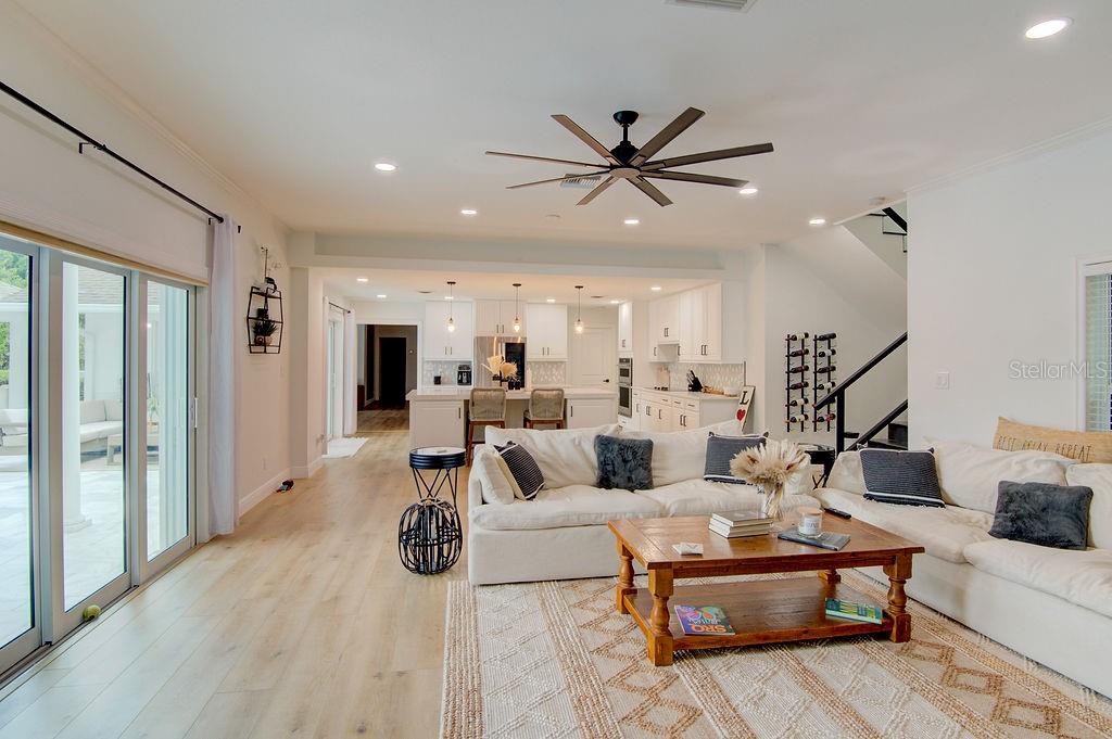 CURRINS LAKEVIEW SUB - Residential Lease