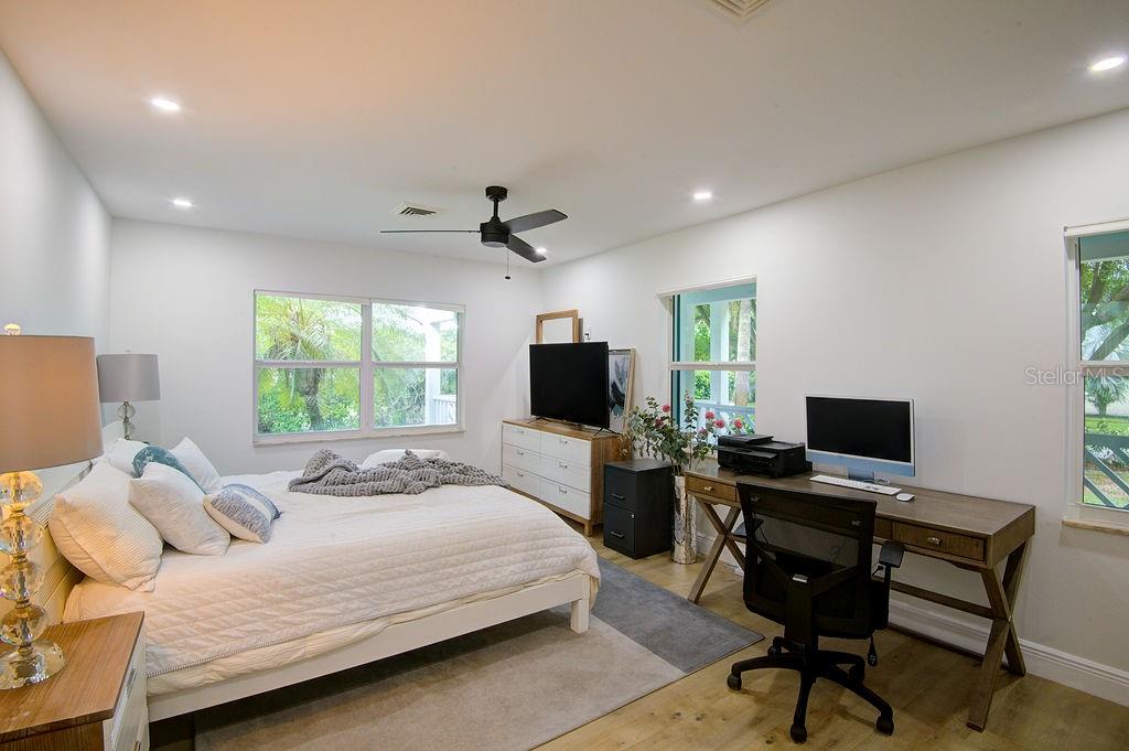 CURRINS LAKEVIEW SUB - Residential Lease