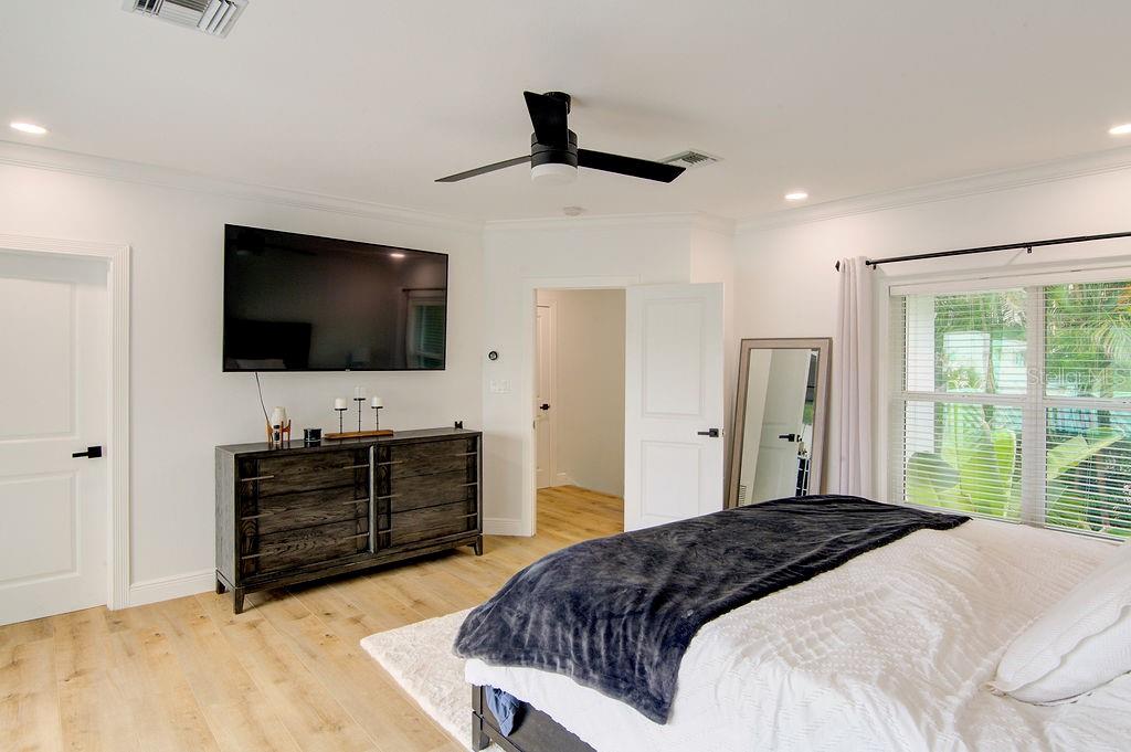 CURRINS LAKEVIEW SUB - Residential Lease