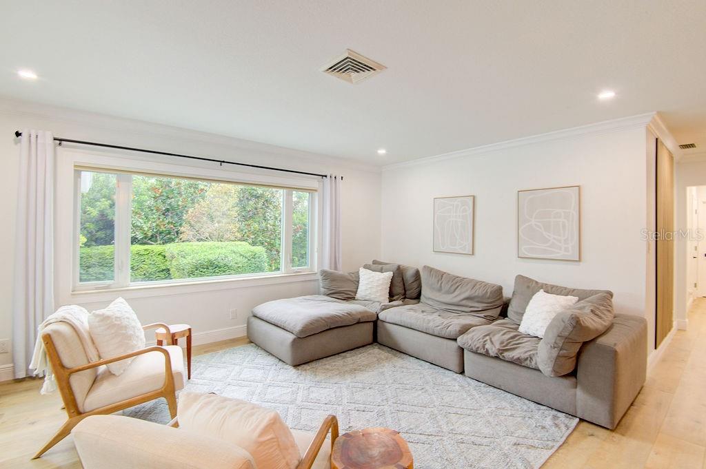 CURRINS LAKEVIEW SUB - Residential Lease