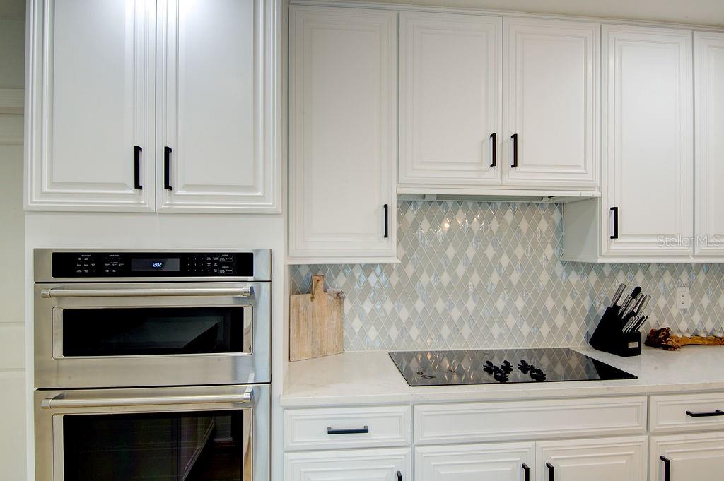 CURRINS LAKEVIEW SUB - Residential Lease