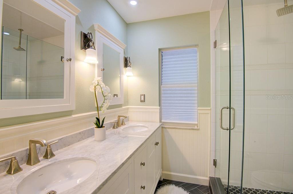 CURRINS LAKEVIEW SUB - Residential Lease