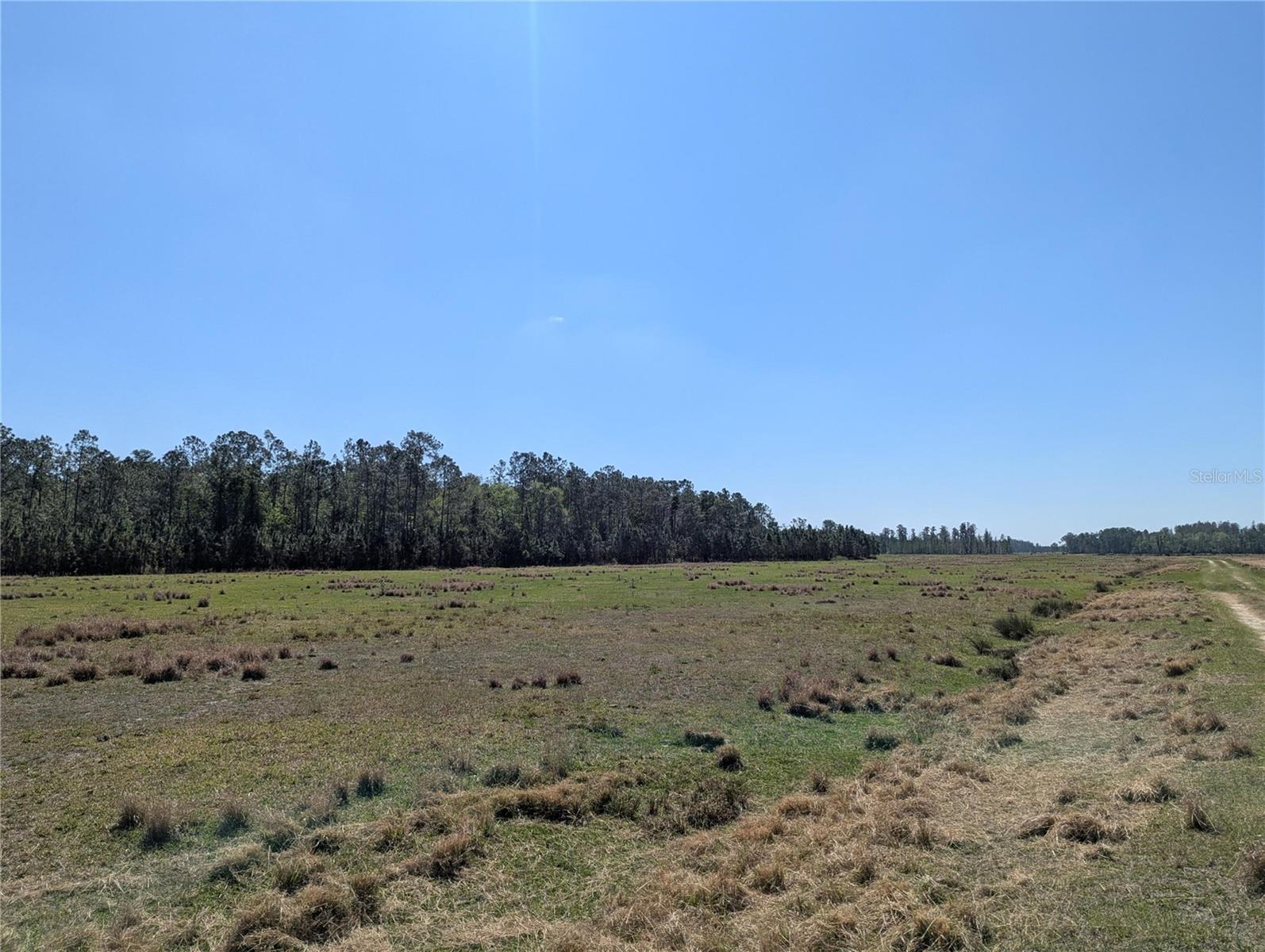 SUNRISE ACRES - Land