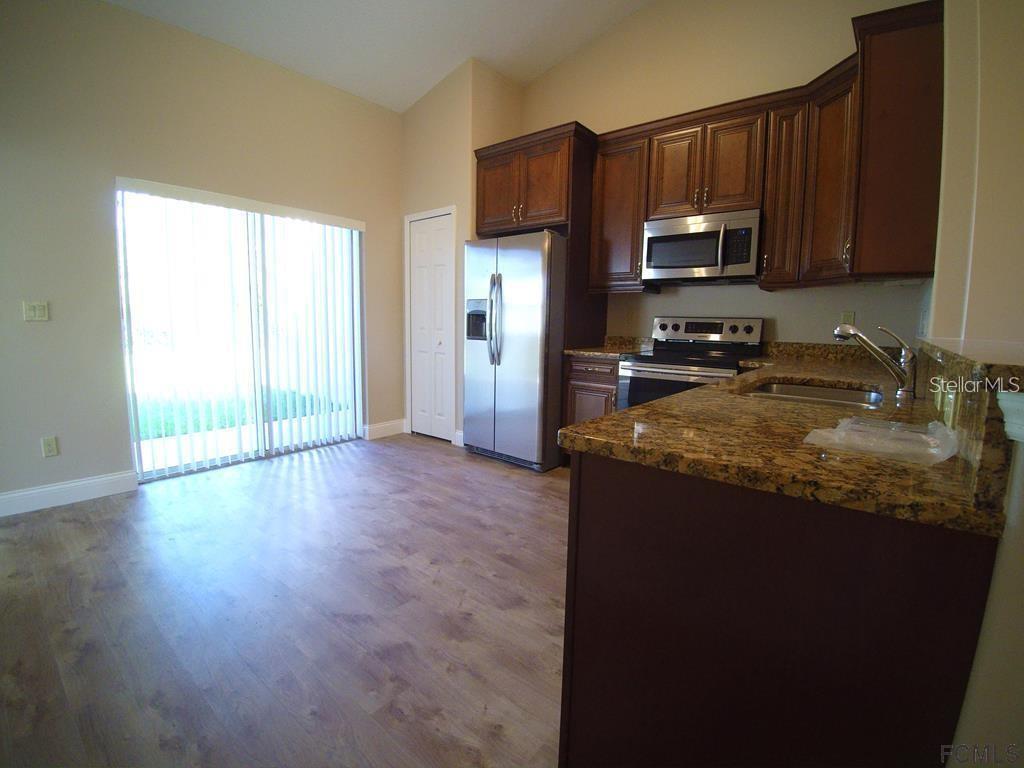 13 WOOD AMBER LANE A