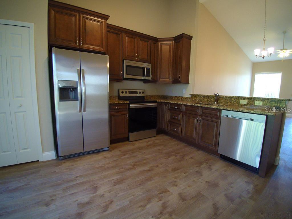13 WOOD AMBER LANE A