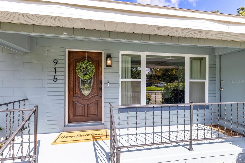 Photo of 915 Malone Drive, Orlando, FL 32810 (MLS # O6353937)