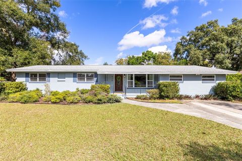 Photo of 915 Malone Drive, Orlando, FL 32810 (MLS # O6353937) Photo of 915 Malone Drive, Orlando, FL 32810 (MLS # O6353937)