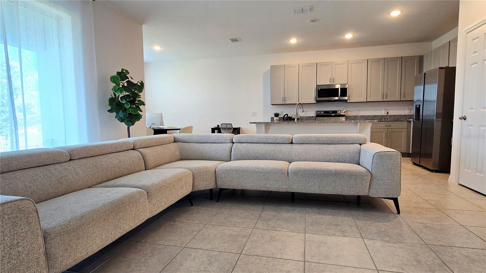 TARPON BAY PH 2 - Residential Lease