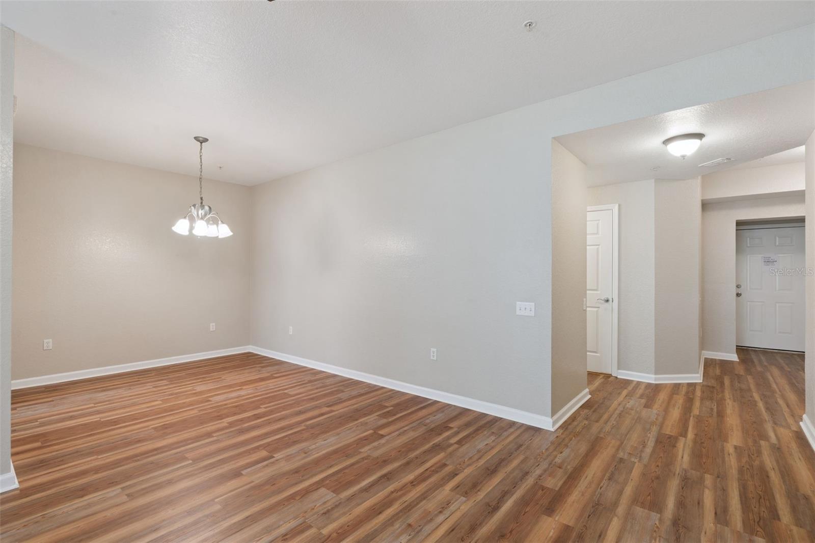 CARRIAGE HOMES/STONEBRIDGE COM - Residential