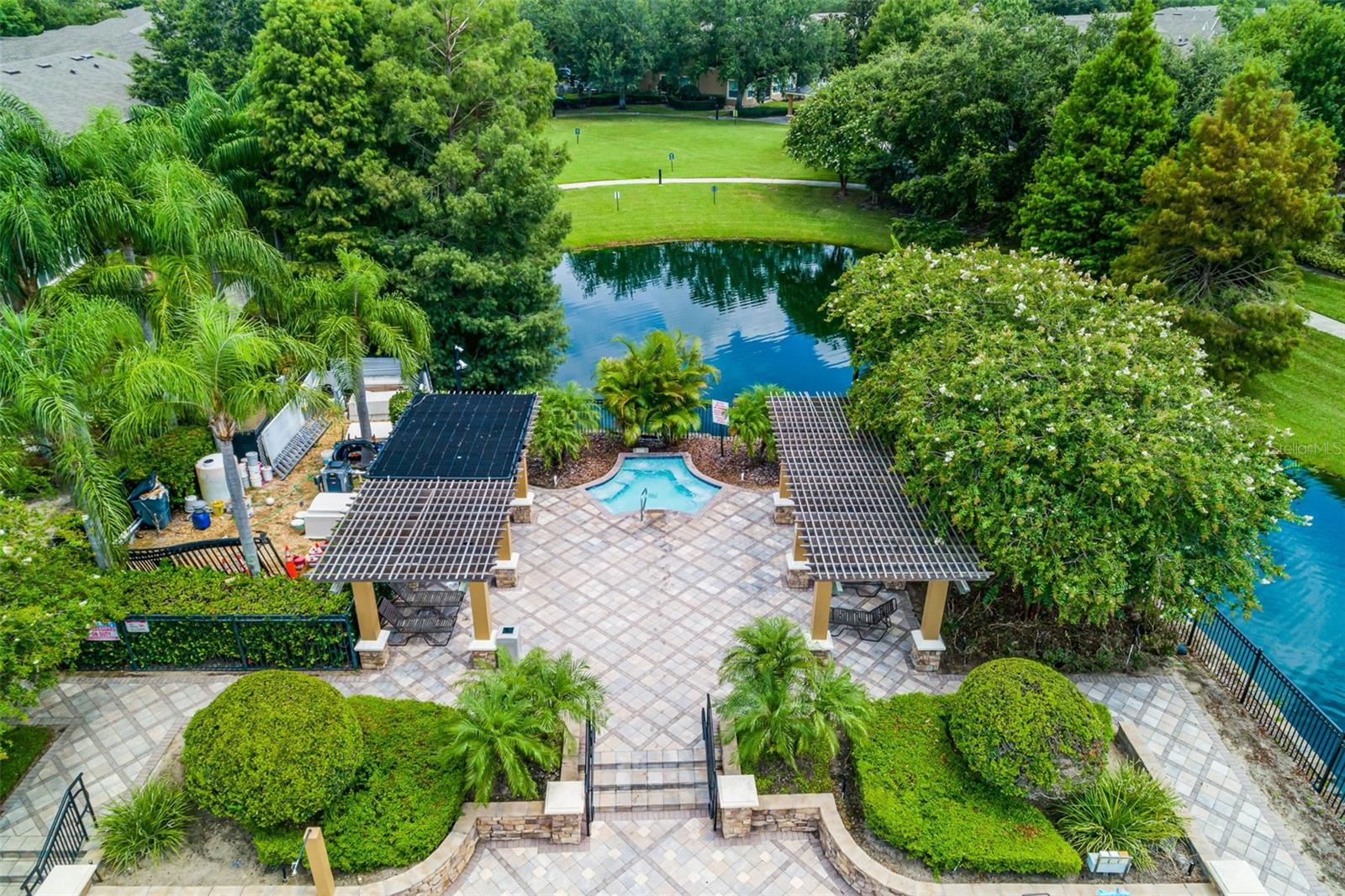 CARRIAGE HOMES/STONEBRIDGE COM - Residential