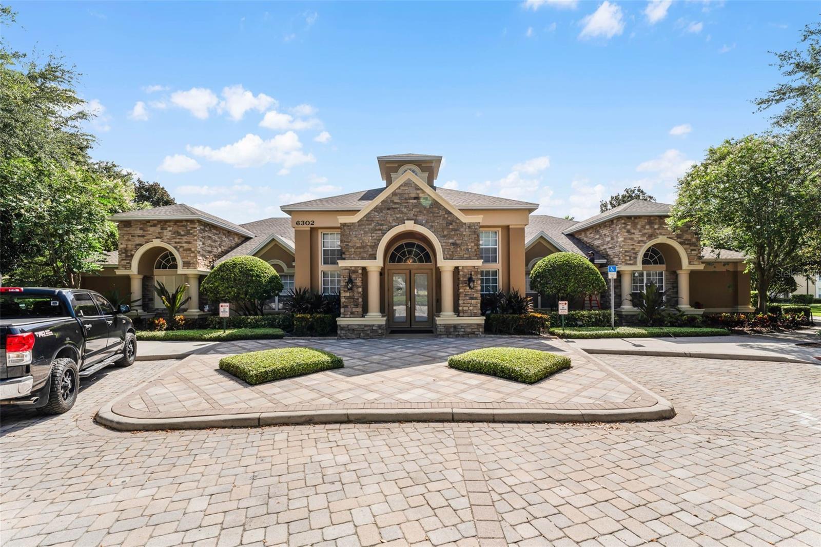 CARRIAGE HOMES/STONEBRIDGE COM - Residential