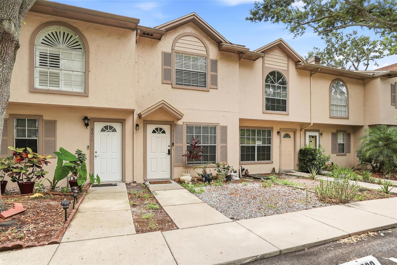 2209 FLETCHERS POINT CIRCLE