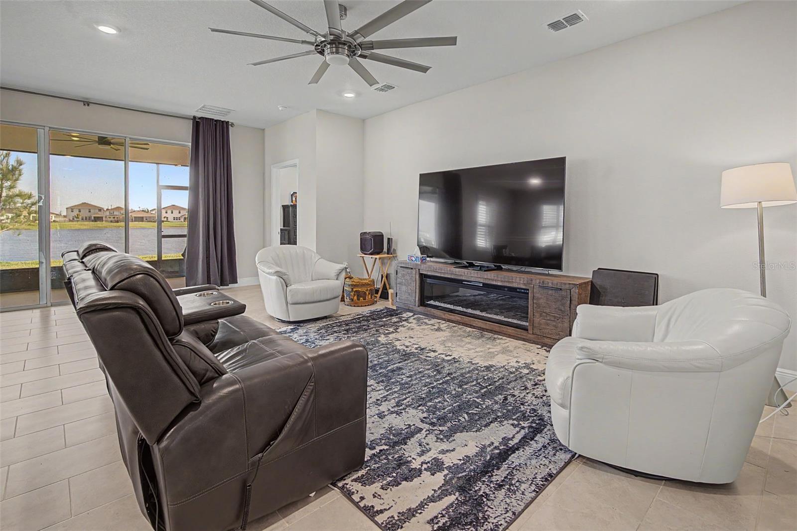 MANGROVE MANOR PH 1 - Residential