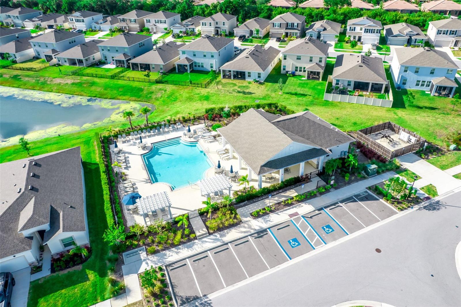 MANGROVE MANOR PH 1 - Residential