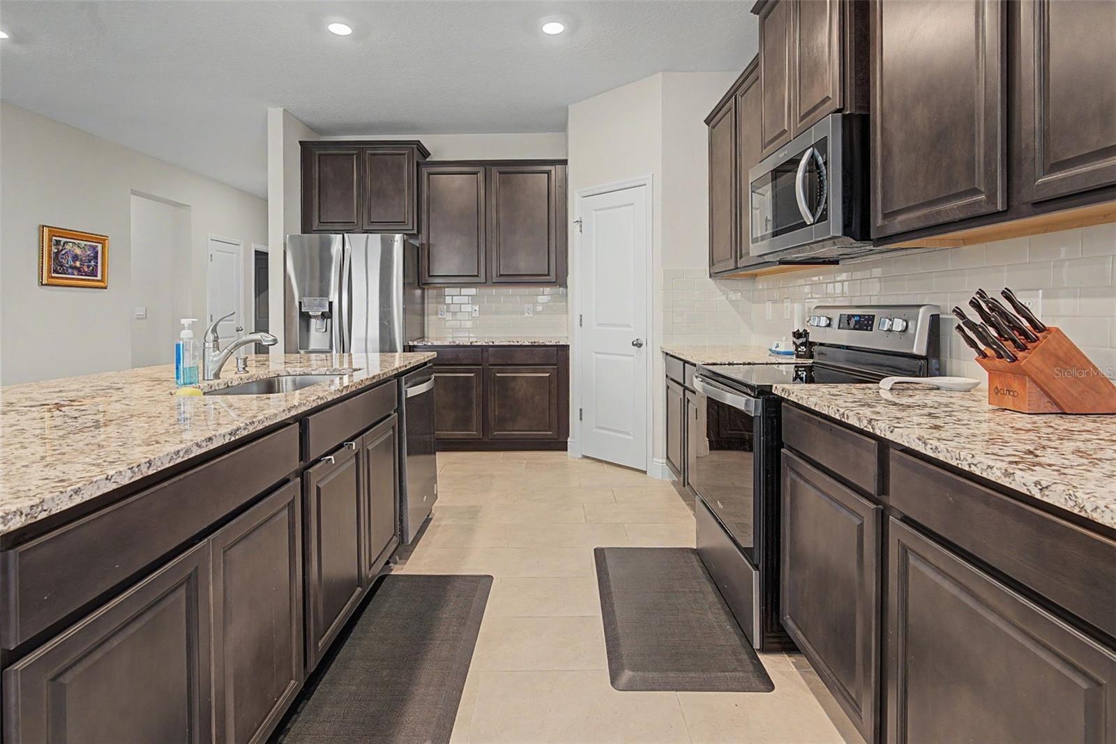 MANGROVE MANOR PH 1 - Residential