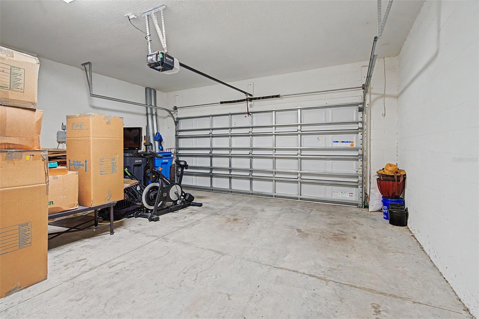 MANGROVE MANOR PH 1 - Residential