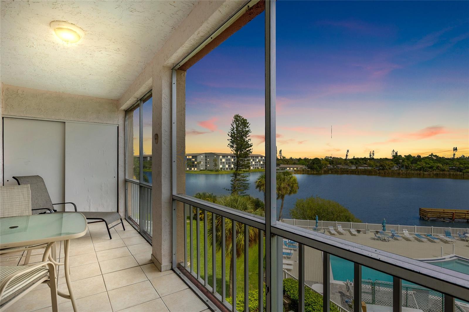 BAYSHORE ON THE LAKE APTS SEC 3 - Residential