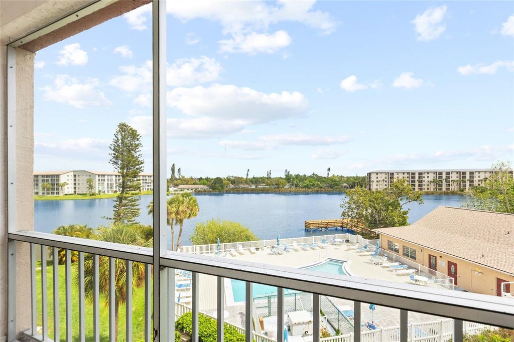 Photo of 3959 Lake Bayshore Drive #F 412, Bradenton, FL 34205 (MLS # A4683840)