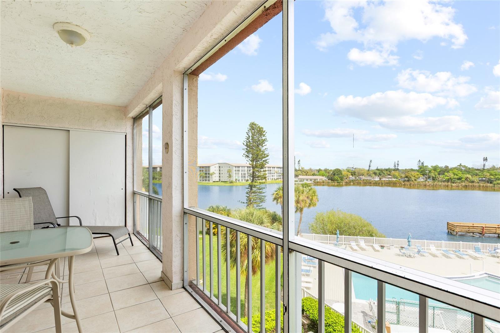 BAYSHORE ON THE LAKE APTS SEC 3 - Residential