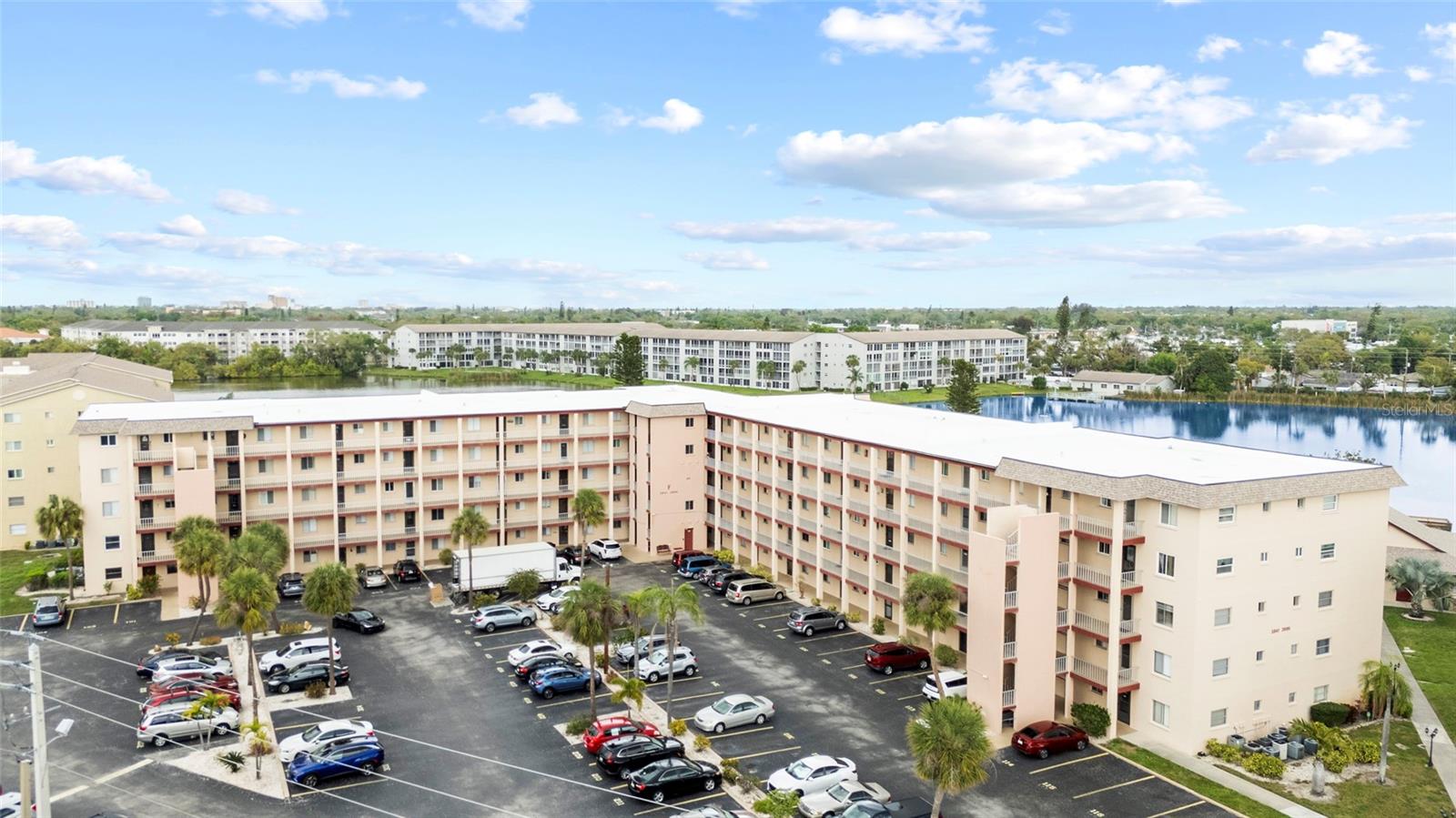 BAYSHORE ON THE LAKE APTS SEC 3 - Residential