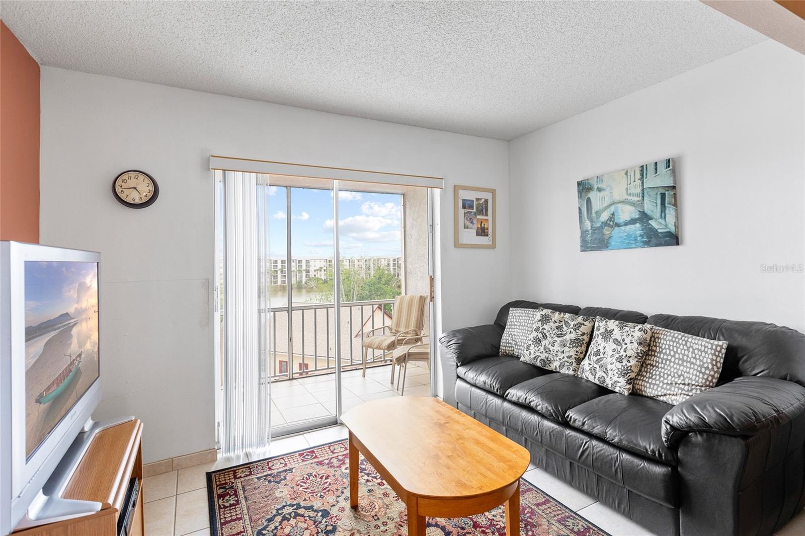 BAYSHORE ON THE LAKE APTS SEC 3 - Residential