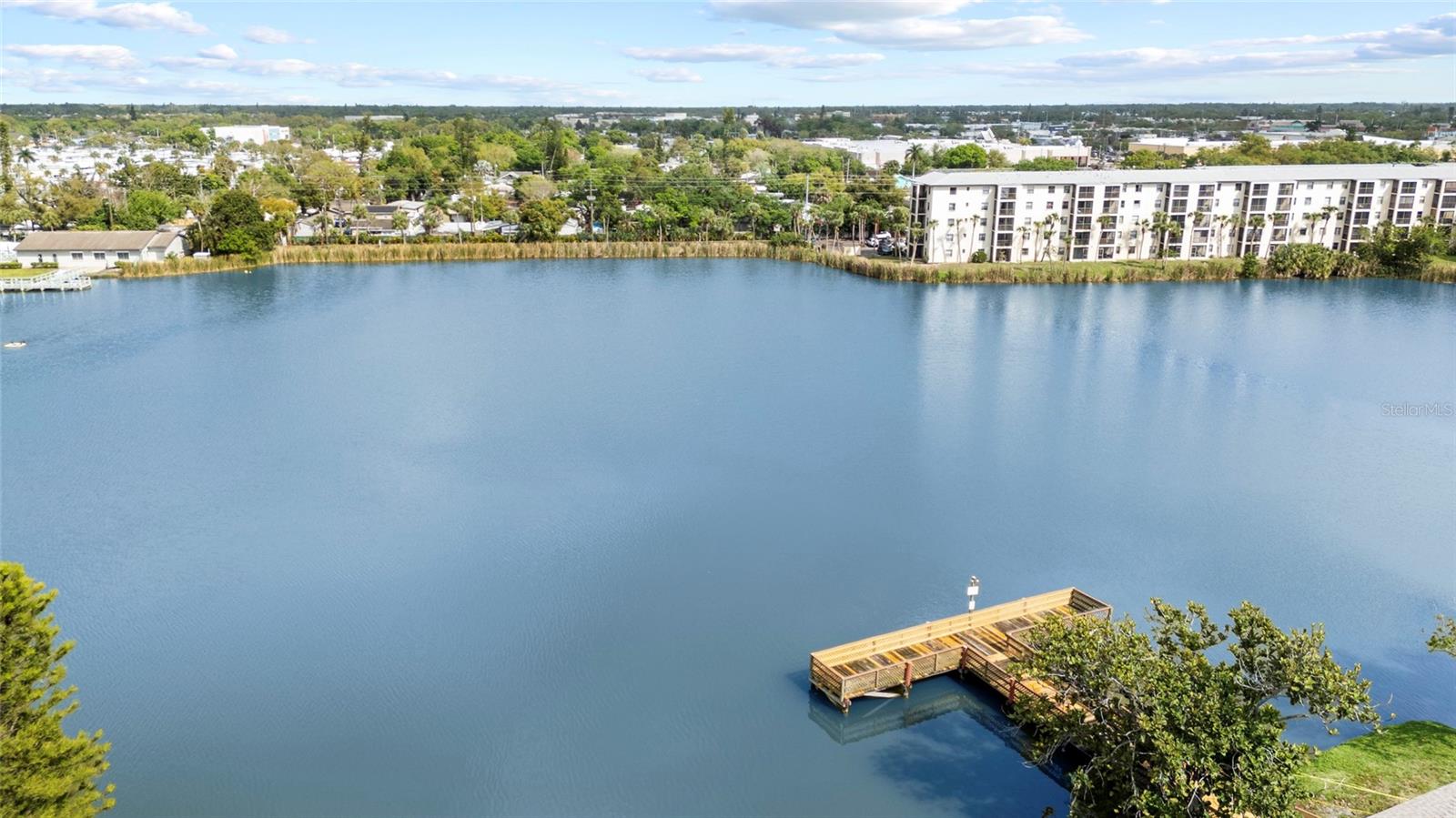 BAYSHORE ON THE LAKE APTS SEC 3 - Residential