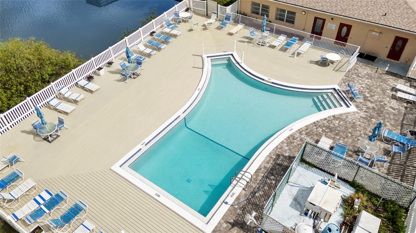 BAYSHORE ON THE LAKE APTS SEC 3 - Residential