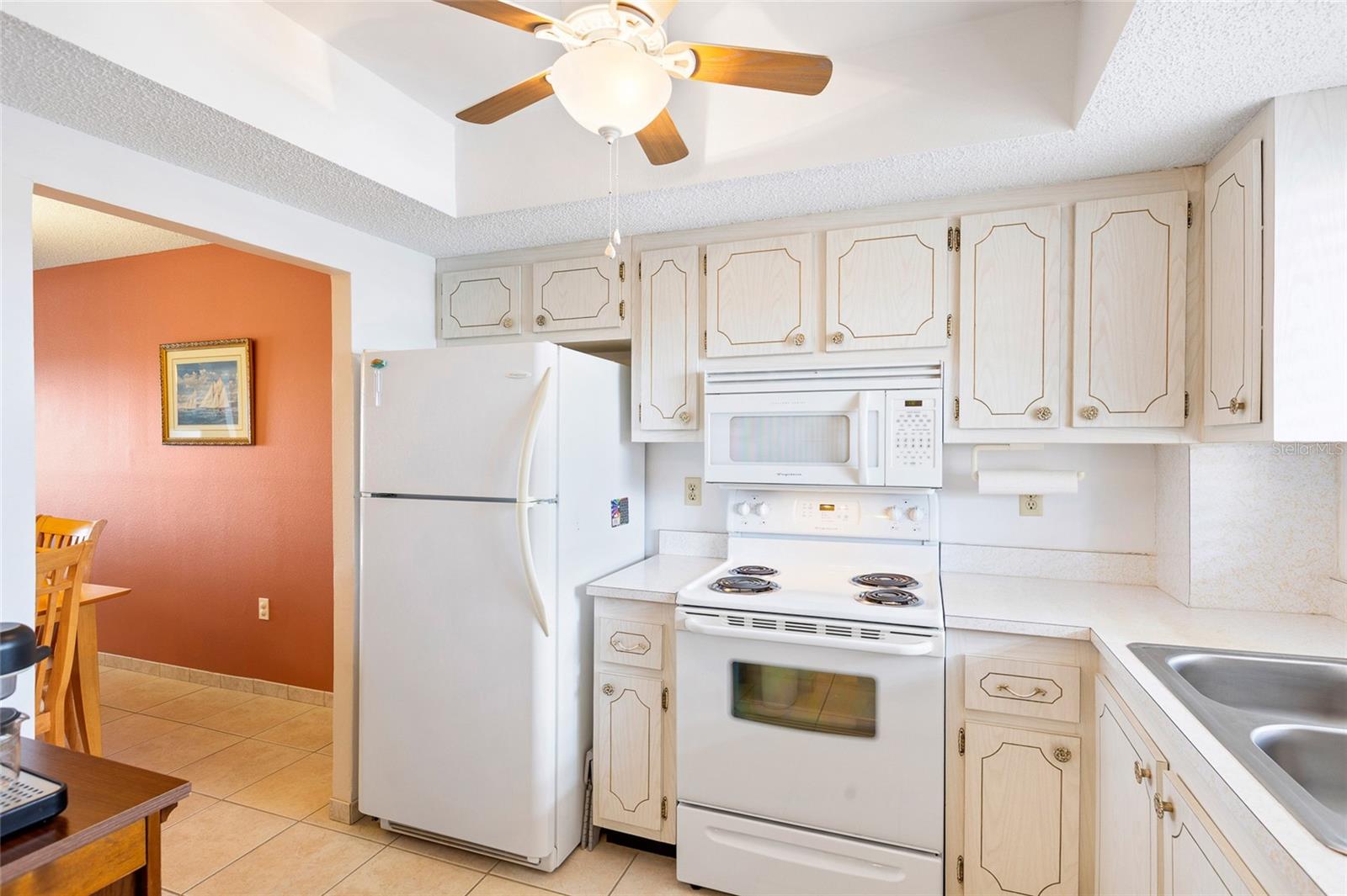 BAYSHORE ON THE LAKE APTS SEC 3 - Residential