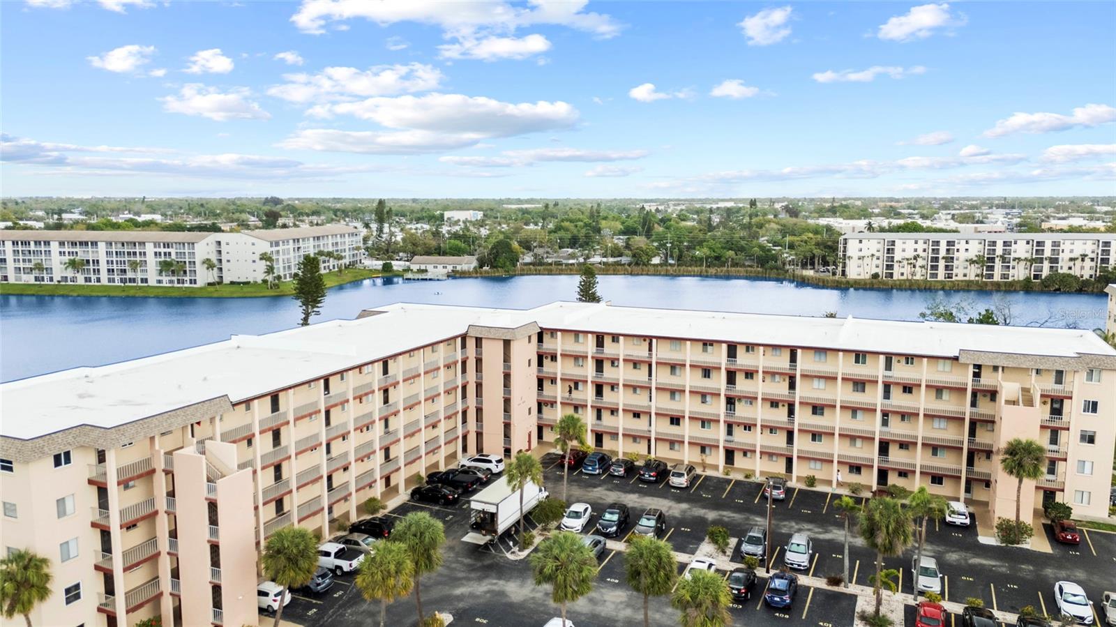 BAYSHORE ON THE LAKE APTS SEC 3 - Residential