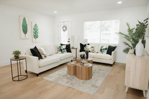 Photo of 909 Lake Charles Circle, Lutz, FL 33548 (MLS # TB8437348)