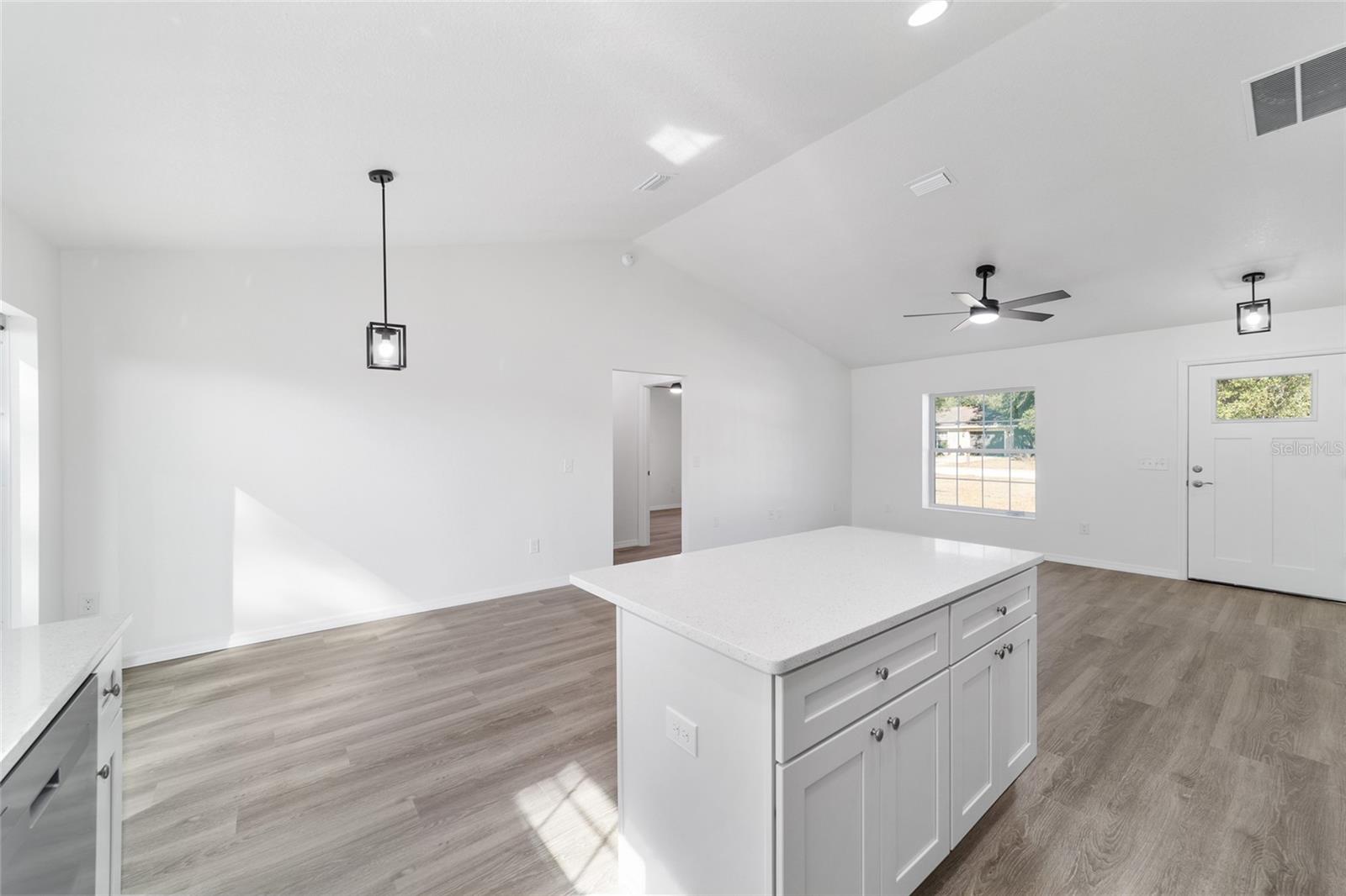 RAINBOW LAKES ESTATES - Residential