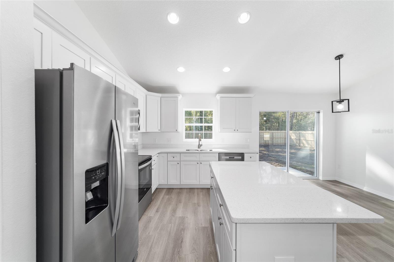 RAINBOW LAKES ESTATES - Residential