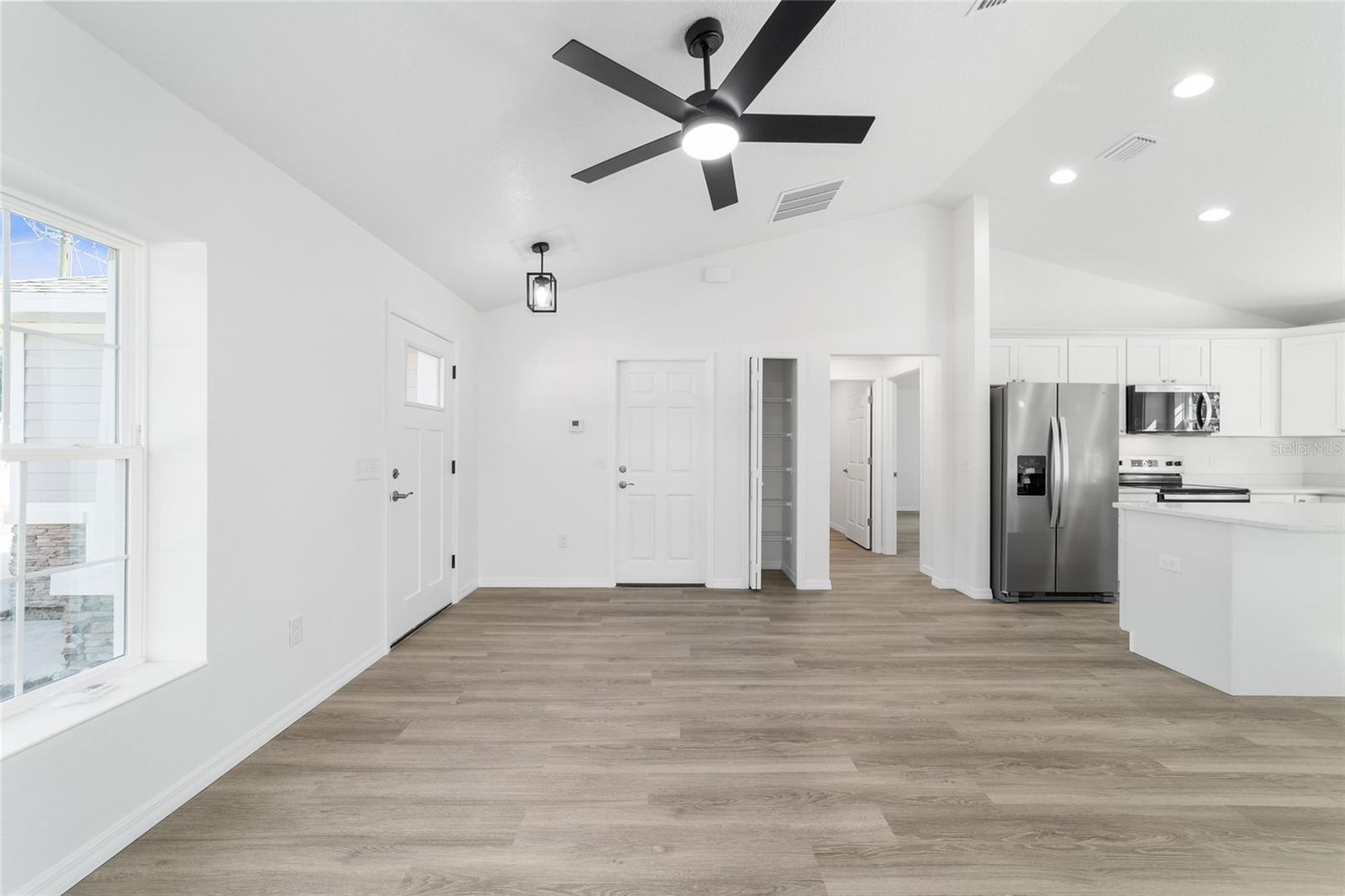 RAINBOW LAKES ESTATES - Residential