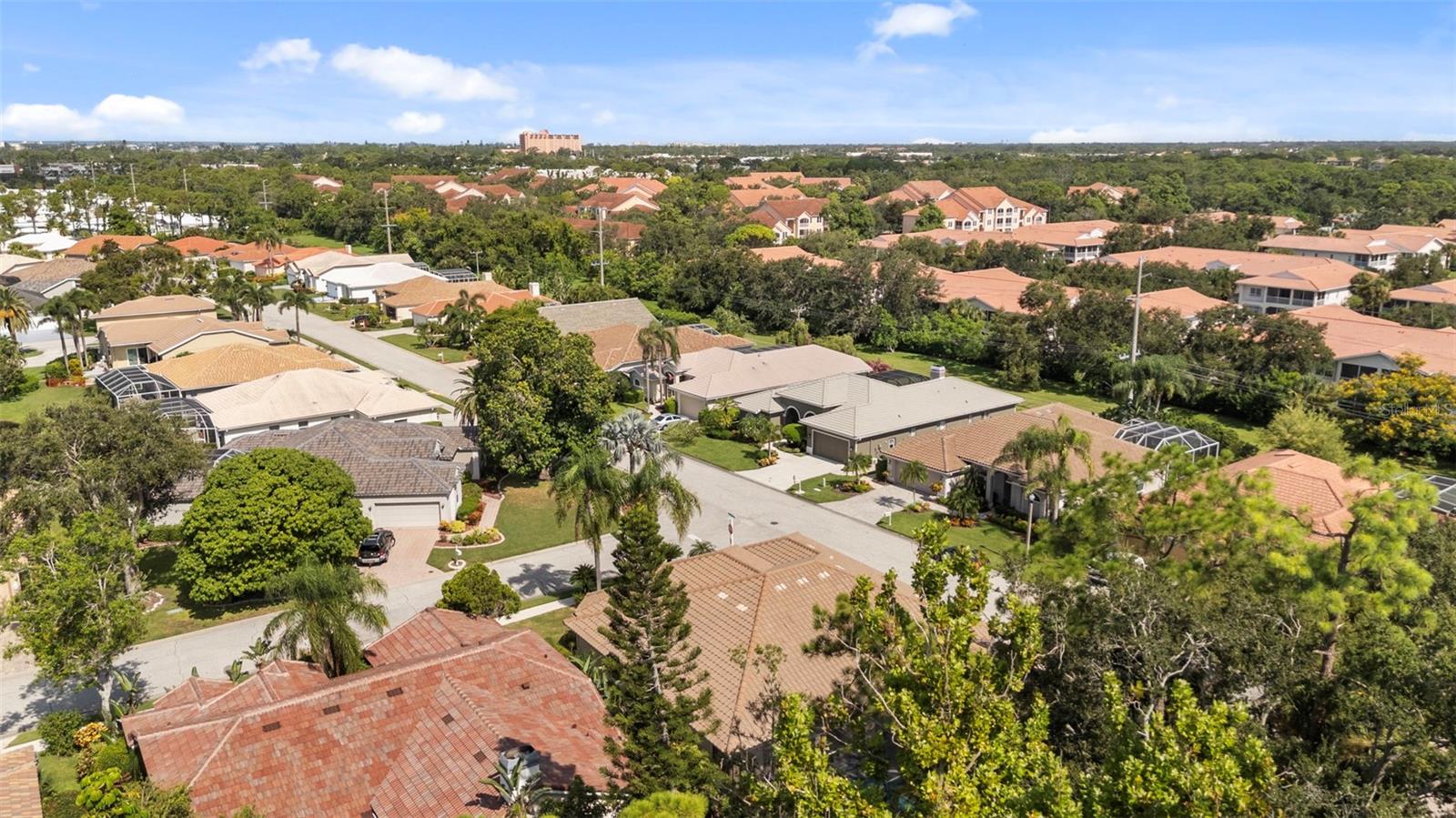 HUNTINGTON POINTE - Residential