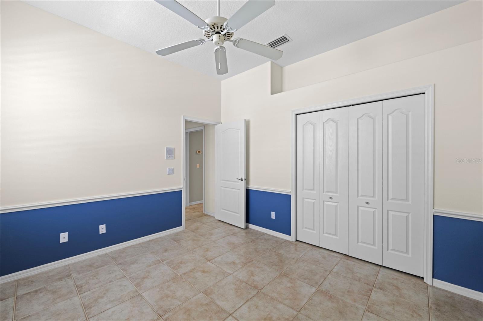 HUNTINGTON POINTE - Residential