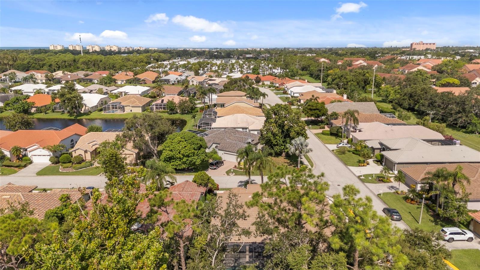 HUNTINGTON POINTE - Residential
